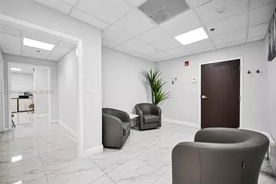 12550 Biscayne Blvd, North Miami, FL 33181 - Photo 15