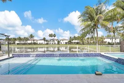 8910 NW 98th Ct, Doral, FL 33178 - Photo 11