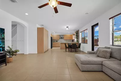 8910 NW 98th Ct, Doral, FL 33178 - Photo 31