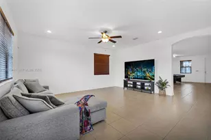 8910 NW 98th Ct, Doral, FL 33178 - Photo 29