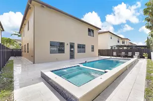 8910 NW 98th Ct, Doral, FL 33178 - Photo 13