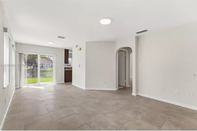 1273 NW 192nd Ter, Pembroke Pines, FL 33029 - Photo 15