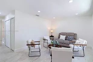 10813 Roundview Ln, Tampa, FL 33624 - Photo 13