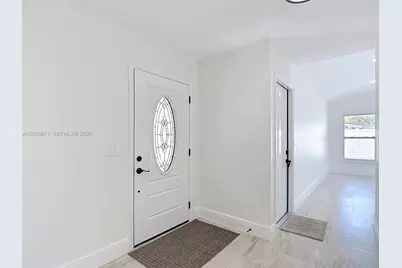 10813 Roundview Lane, Tampa, FL 33624 - Photo 11