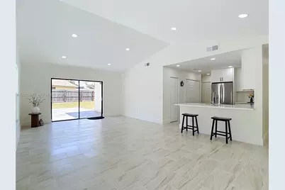 10813 Roundview Lane, Tampa, FL 33624 - Photo 19