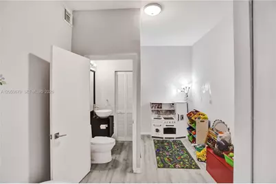 3135 Gifford Ln #A, Miami, FL 33133 - Photo 9
