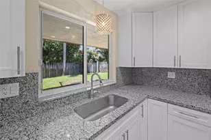 8431 Pasadena Blvd, Pembroke Pines, FL 33024 - Photo 9