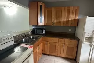 20800 NE 8th Ct, Miami, FL 33179 - Photo 9