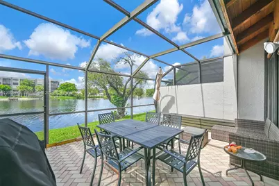 11290 NW 14th Ct, Pembroke Pines, FL 33026 - Photo 5