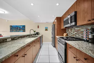 11290 NW 14th Ct, Pembroke Pines, FL 33026 - Photo 13