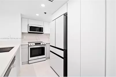 540 Brickell Key Dr #719, Miami, FL 33131 - Photo 3