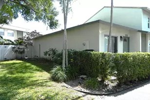 899 Crystal Lake Dr, Deerfield Beach, FL 33064 - Photo 15