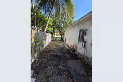 3555 SW 23rd St, Miami, FL 33145 - Photo 5