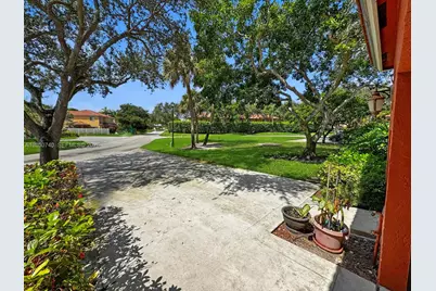 10341 SW 18th St, Miramar, FL 33025 - Photo 5