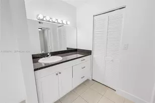 210 W Park Dr, Miami, FL 33172 - Photo 19