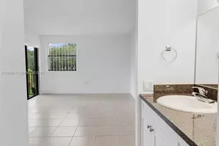 210 W Park Dr, Miami, FL 33172 - Photo 21