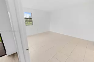210 W Park Dr, Miami, FL 33172 - Photo 25
