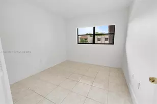 210 W Park Dr, Miami, FL 33172 - Photo 11