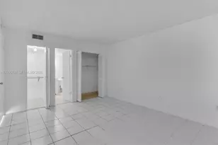 4715 NW 7th St, Miami, FL 33126 - Photo 9