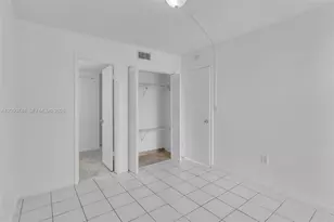 4715 NW 7th St, Miami, FL 33126 - Photo 11