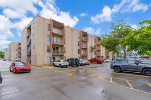 4715 NW 7th St, Miami, FL 33126 - Photo 19