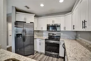 1363 Avon Ln, North Lauderdale, FL 33068 - Photo 15