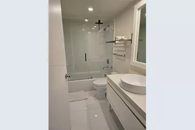 19999 E Country Club Dr #1407, Aventura, FL 33180 - Photo 7