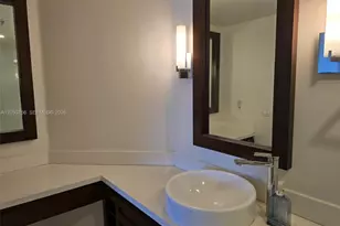 19999 E Country Club Dr, Aventura, FL 33180 - Photo 17