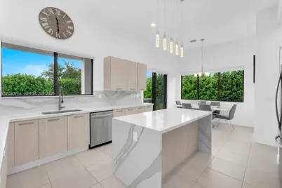10702 SW 53rd St, Cooper City, FL 33328 - Photo 17
