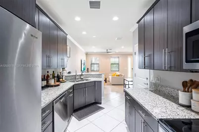 3944 Poinciana Ln #3944, Hollywood, FL 33021 - Photo 17