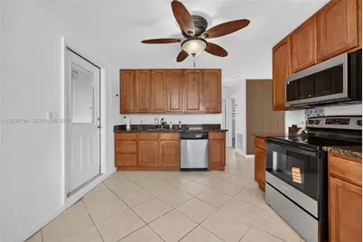 5921 NE 1st Ave #0, Oakland Park, FL 33334 - Photo 11