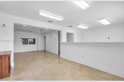 7440 NW 66th St, Miami, FL 33166 - Photo 13