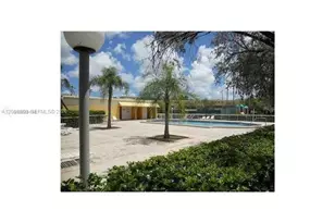 9375 Fontainebleau Blvd, Miami, FL 33172 - Photo 3
