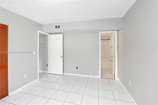 2530 W 67th Pl, Hialeah, FL 33016 - Photo 11