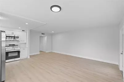 213 N Oakridge N #213, Deerfield Beach, FL 33442 - Photo 3