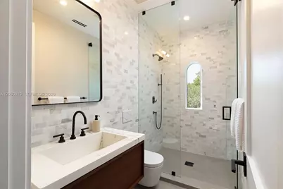 5401 Pine Tree Drive #5401, Miami Beach, FL 33140 - Photo 29