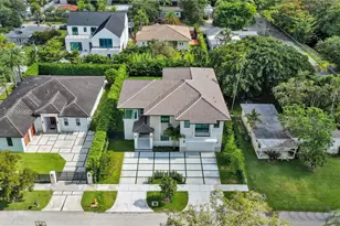 6415 SW 83rd St, Miami, FL 33143 - Photo 1