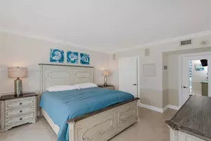 8855 Collins Ave, Surfside, FL 33154 - Photo 17