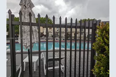 8000 Fairview Dr #301, Tamarac, FL 33321 - Photo 9
