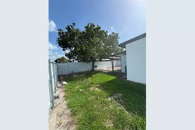 690 E 46th St, Hialeah, FL 33013 - Photo 19