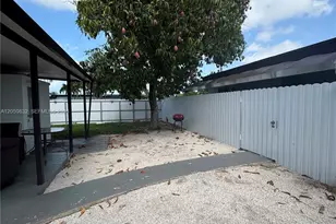 690 E 46th St, Hialeah, FL 33013 - Photo 17