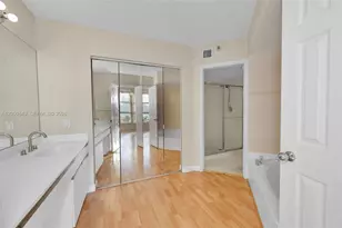 3530 Mystic Pointe Dr, Aventura, FL 33180 - Photo 27
