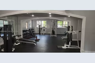 8215 Lake Dr #505, Doral, FL 33166 - Photo 21