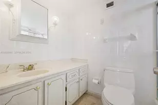 6039 Collins Ave, Miami Beach, FL 33140 - Photo 27