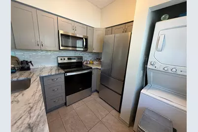 2451 NW 96th Ter #21B, Pembroke Pines, FL 33024 - Photo 1