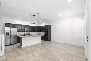 12441 NW 18th Ct, Pembroke Pines, FL 33028 - Photo 11