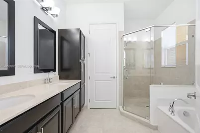 12441 NW 18th Ct, Pembroke Pines, FL 33028 - Photo 23