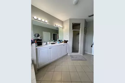 215 NE 32nd Ter, Homestead, FL 33033 - Photo 11