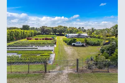 194Xx SW 204 S, Homestead, FL 33187 - Photo 9