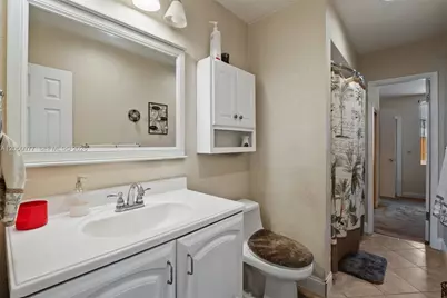 2251 NW 87th Ave, Pembroke Pines, FL 33024 - Photo 17